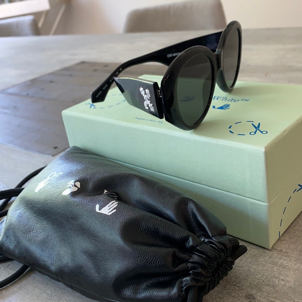 OFF WHITE (authentic) SUNGLASSES (BLACK)